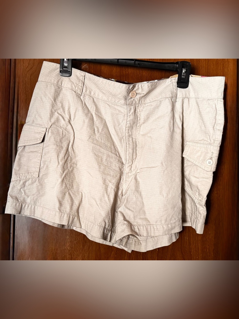 Women’s Lightweight Cargo Shorts - Beige